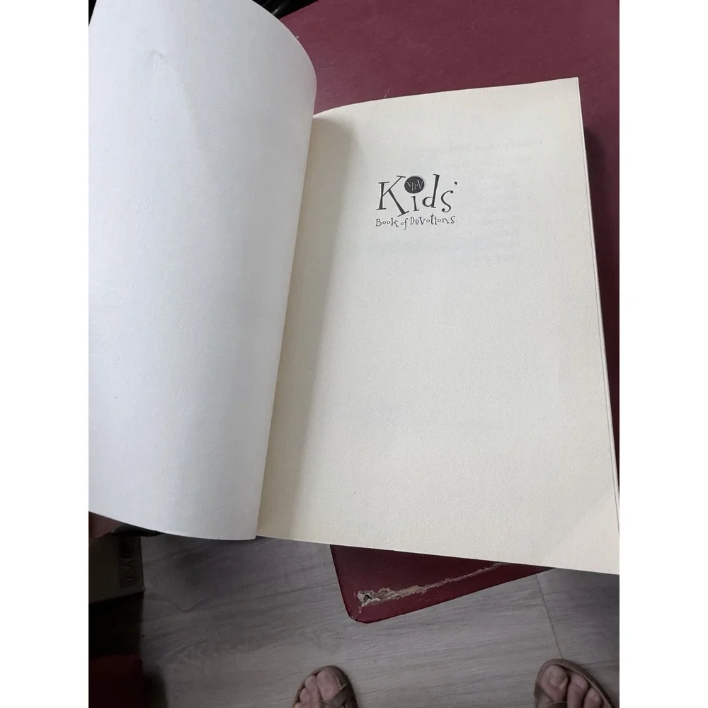 NIRV Kid's Book of Devotions : A 365-Day Adventure in God's Word by Mark...